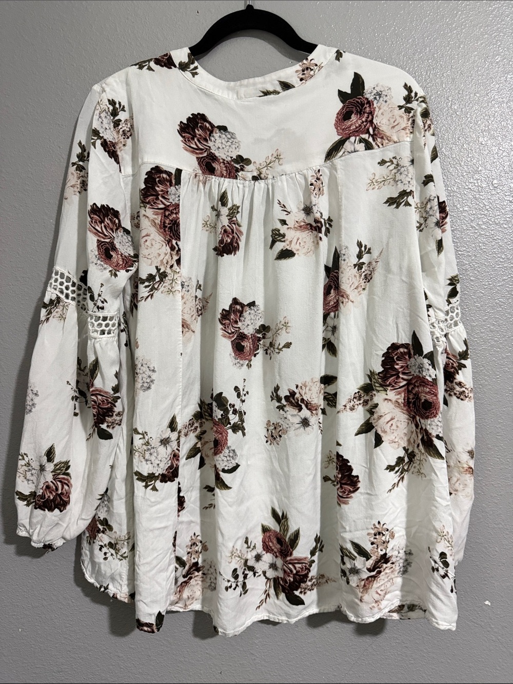torrid White Floral Lace-Trim Peasant Blouse with Pink Roses - Picture 6 of 10